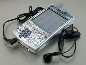 怀旧科技美学 奔迈Treo 650与经典台钟的影像探索